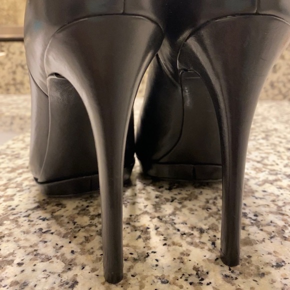 Brand New BRIAN ATWOOD boots with patent toe - Picture 5 of 5